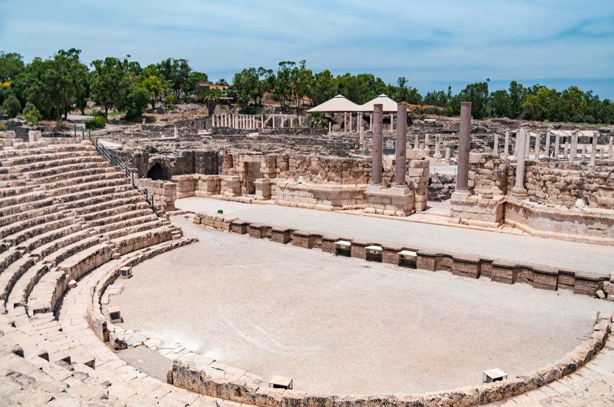 Ruins of sculptural and architectural art of the Roman civilization at Beit Shean, Israel